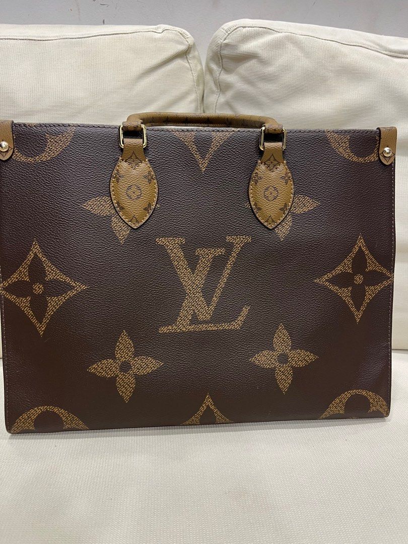 🔥 SALE 🔥 LV On The Go - BUNDLE BAG, Luxury, Bags & Wallets on Carousell