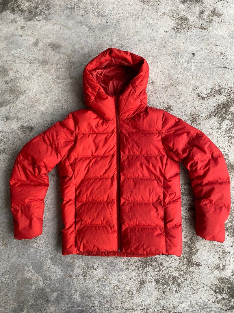 Uniqlo top red puffer
