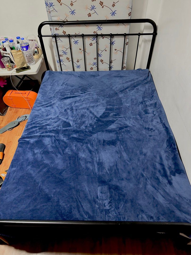 Mandaue Foam Kumi Metal Bed in Semi Double 48x75, Furniture & Home