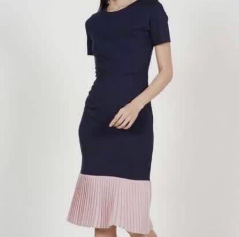 Pleated hem bodycon dress new arrivals