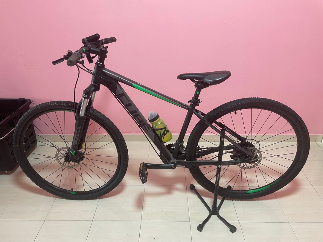 MTB CUBE AIM PRO 29 SHIMANO SUNTOUR 17 Sports Equipment