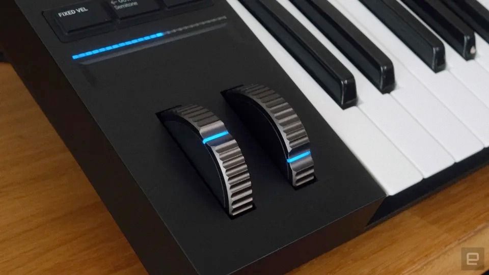 Native Instrument Kontrol S49 MK3 & S61 MK3, Hobbies & Toys, Music ...