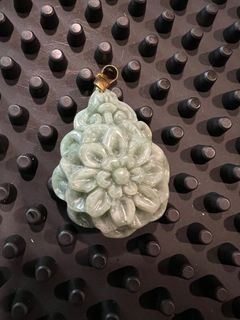 Natural A Goods Jade Peony Flower Magpie Pendant