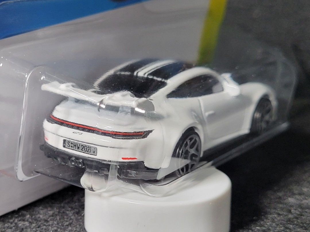 Hot Wheels 2023 HW Exotics 2 of 10 Porsche 911 GT3 white kroger exclusive  HKL49
