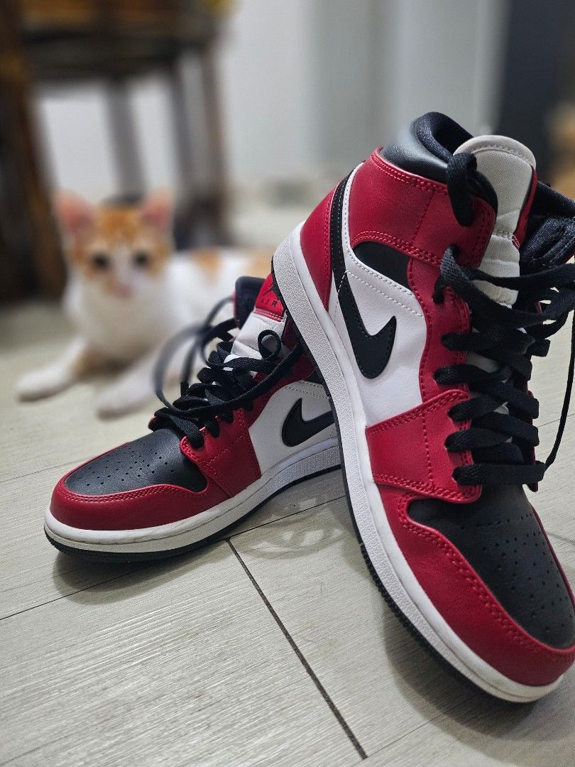 Air jordan 1 mid cut store