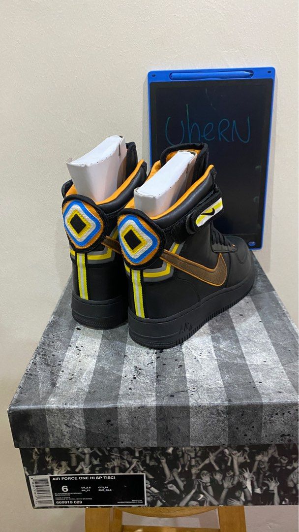 Nike hot sale tisci boots