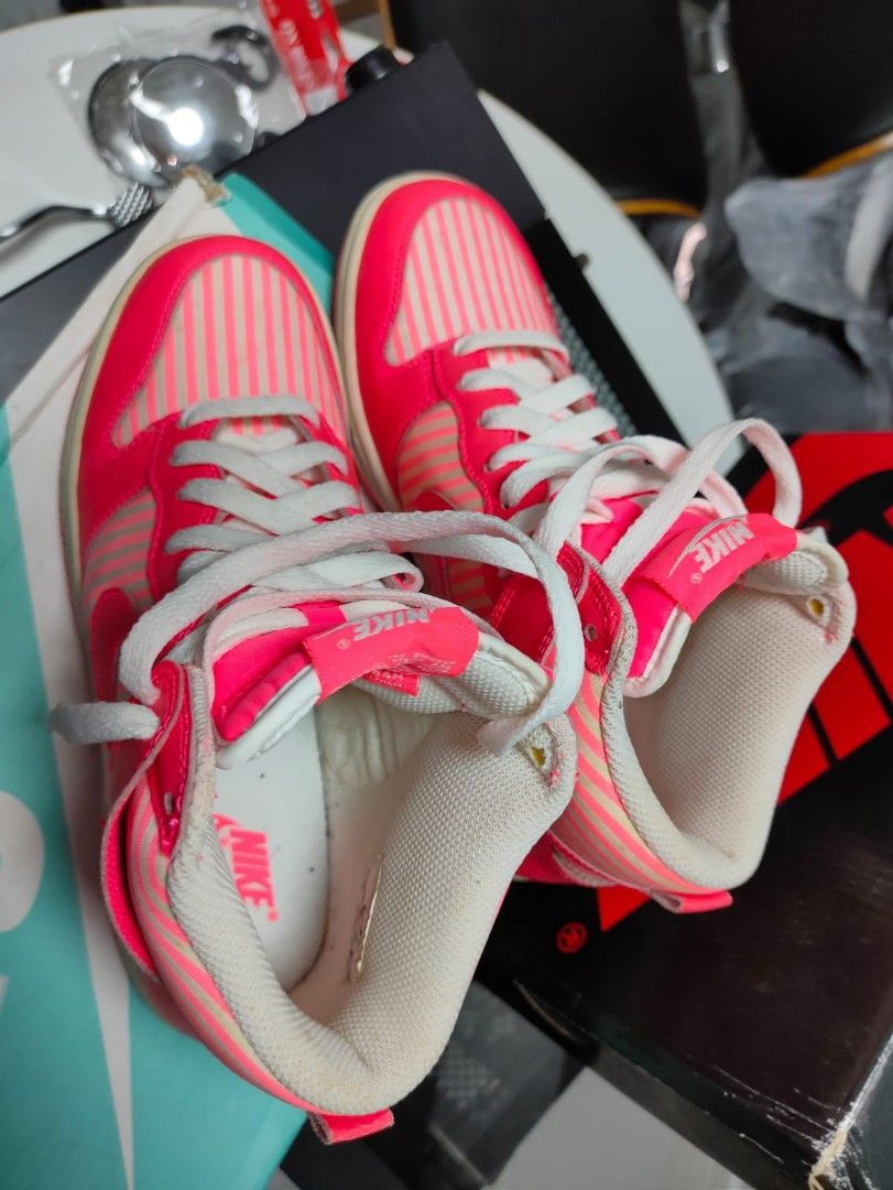 punch pink dunks