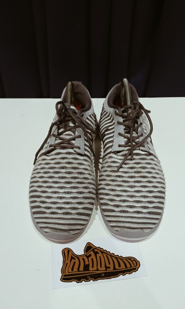 Nike roshe flyknit beige hot sale