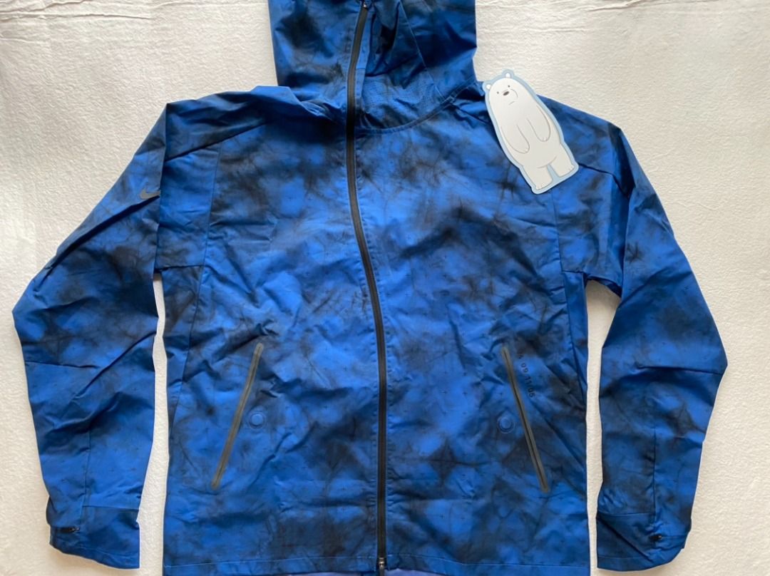 Nike Shield Reflective Tech Pack Running Jacket size M Carousell