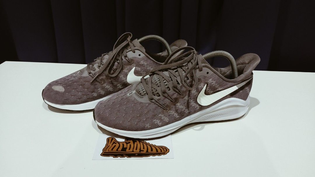 Nike zoom gravity vs vomero outlet 14