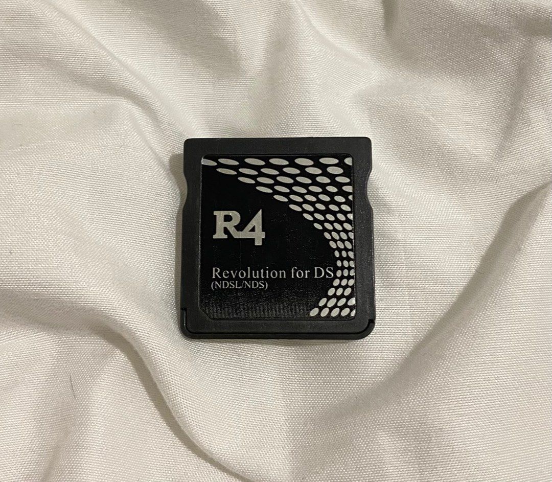 Nintendo R4 Card, Video Gaming, Video Games, Nintendo on Carousell