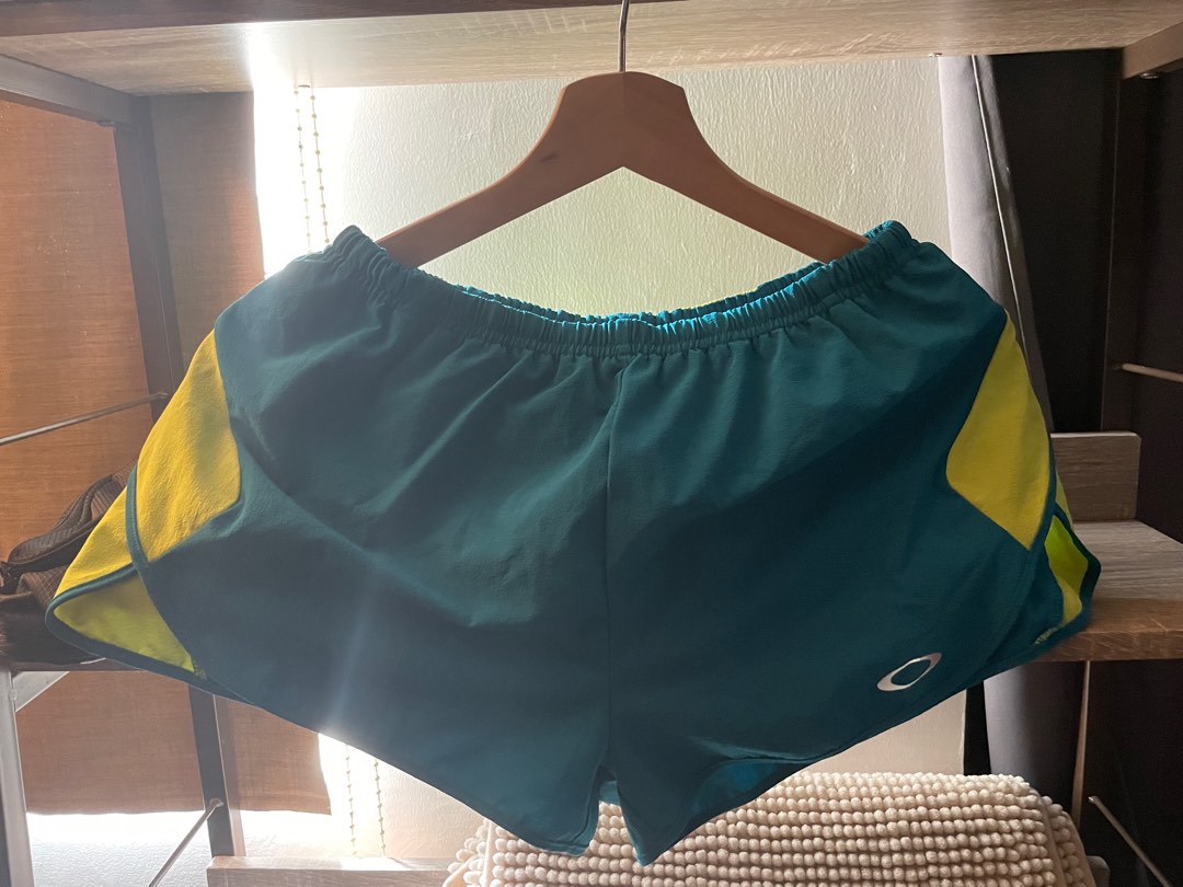 Oakley gym shorts women size medium Women s Fashion Activewear on Carousell