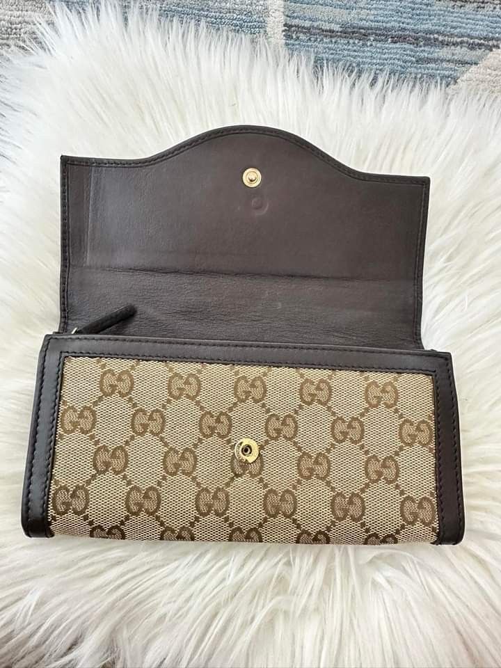 ✨Lv wallet ready stock clearance✨, Luxury, Bags & Wallets on Carousell