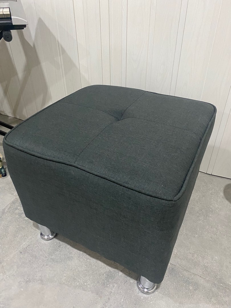 ELEGANT GREY OTTOMAN MODERN SQUARE OTTOMAN IN GREY FABRIC GREY