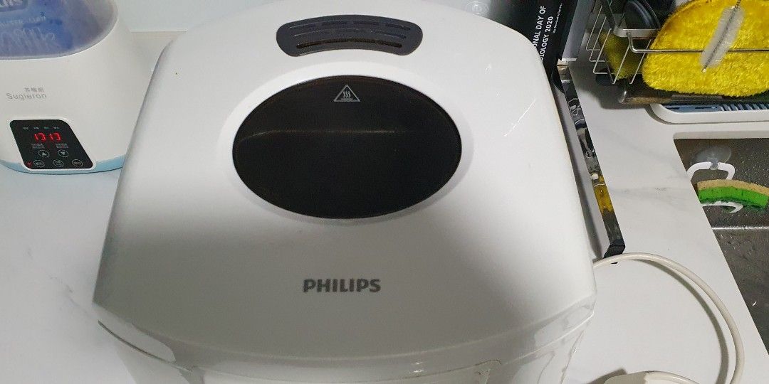 Philips Breadmaker (Category: Breadmakers) located in Singapore. Submitted by sbmilk0713 (Listing ID 1263532363, Image 2). Description: self collect at sengkang anchorvale.