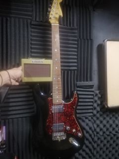 Photogenic Stratocaster and Fender Mini Amp