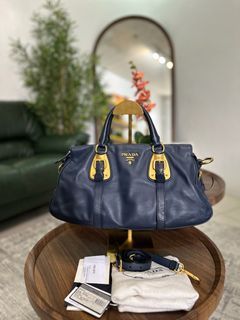 Prada Saffiano Lux 2 Way Shoulder Bag Handbag Black Leather ref.204917 -  Joli Closet