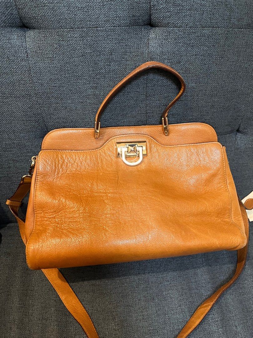 Bags O'clock - Genuine leather dissona sling bag Newly