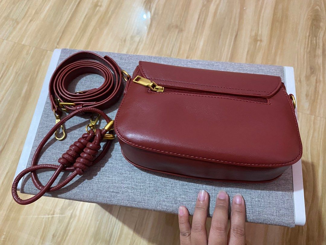 Sling bag parisian deals