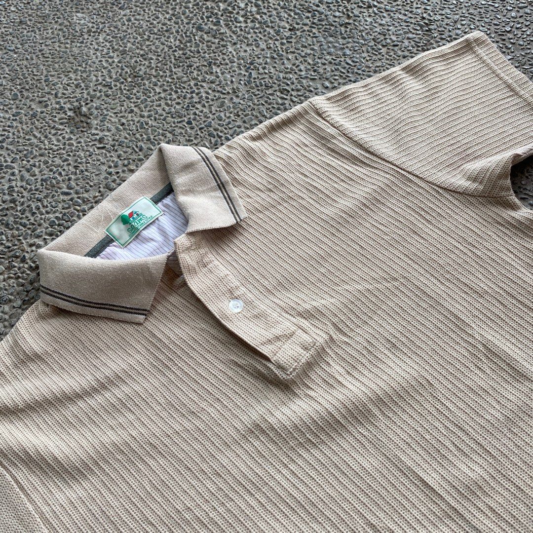Seams Knitted Polo Shirt (Category: Tshirts & Polo Shirts ) located in Pakil. Submitted by sicko.stuff_ (Listing ID 1263472782, Image 3). Description: Fits M to L Width: 19 Length: 24 Condition: Great.