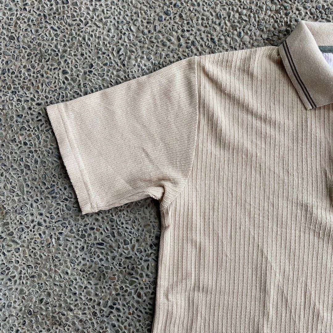 Seams Knitted Polo Shirt (Category: Tshirts & Polo Shirts ) located in Pakil. Submitted by sicko.stuff_ (Listing ID 1263472782, Image 2). Description: Fits M to L Width: 19 Length: 24 Condition: Great.