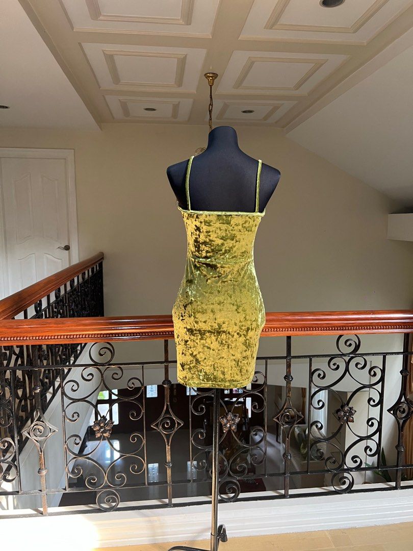 Sexy Green Spaghetti strap body con velvet dress Women s Fashion