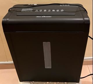 Shredding machine