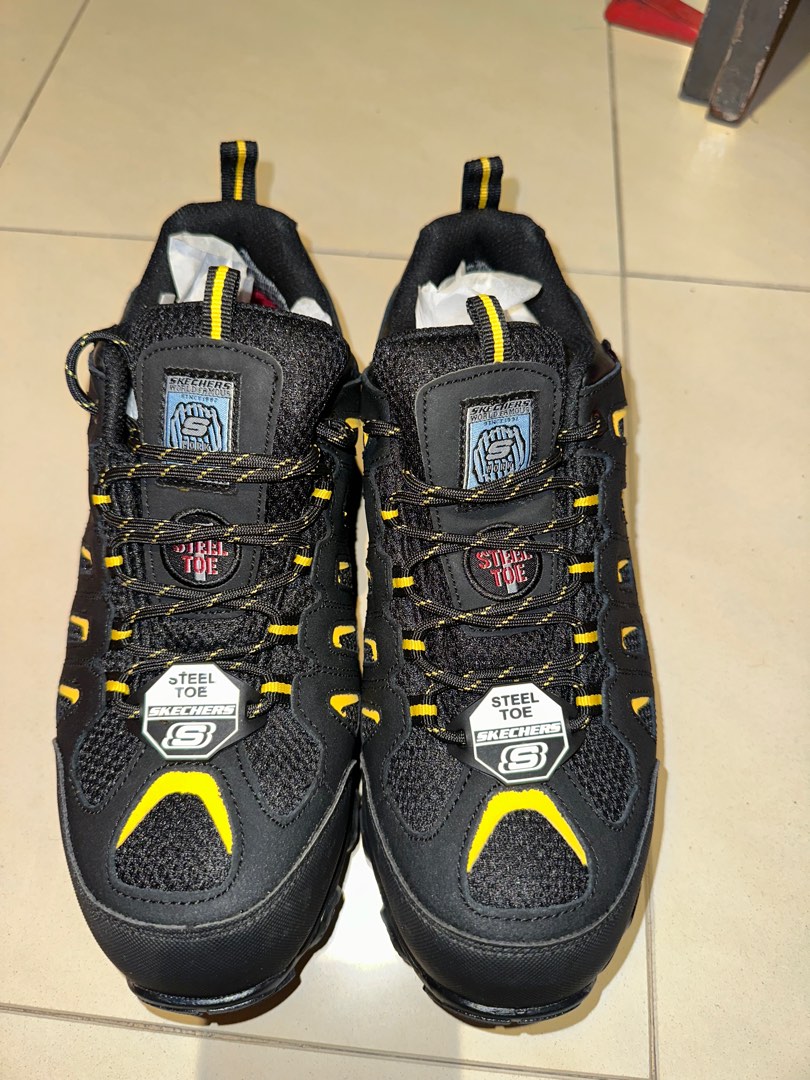 Skechers safety hotsell shoes qatar