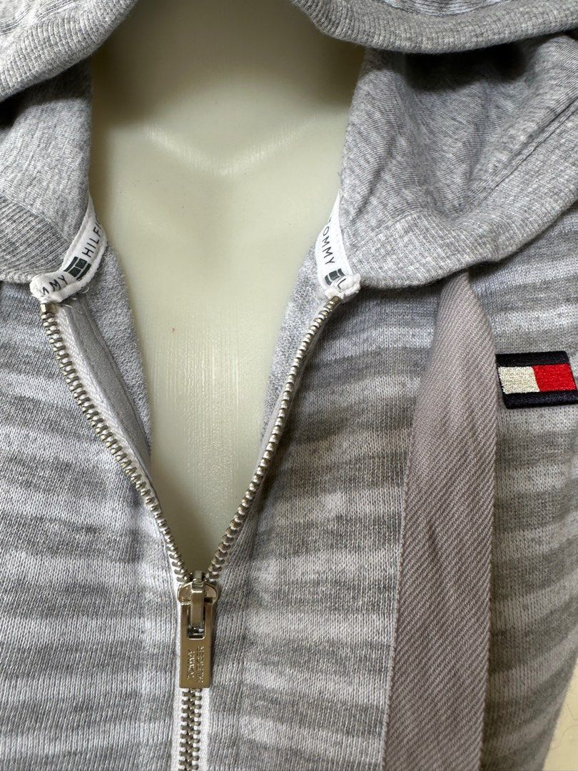 Tommy hilfiger sleeveless hoodie on sale