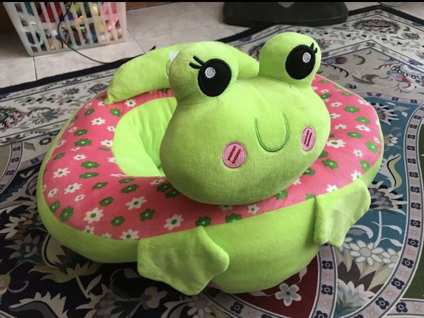 Frog discount baby seat