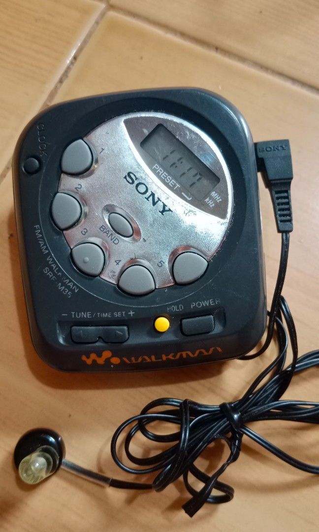 Sony Walkman AM/FM Radio SRF-M35, Audio, Portable Music Players on ...