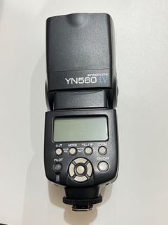 Speedlite (Yongnuo) YN560 IV with wireless flash trigger