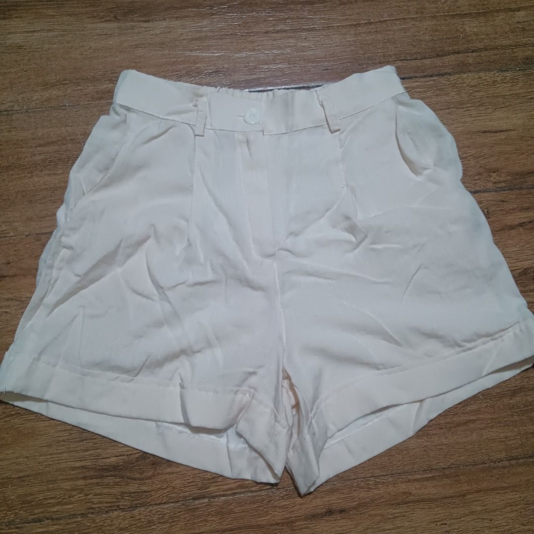 Stretchy-Cotton High-waisted Shorts (Category: Shorts) located in Quezon City. Submitted by piptea (Listing ID 1263493568, Image 1). Description: Cotton and breathable. Very comfortable and stretchy! But the fabric is a little sheer. Minimal flaws, tiny stain at the hem of the left leg. RFS: Don't use it anymore. .