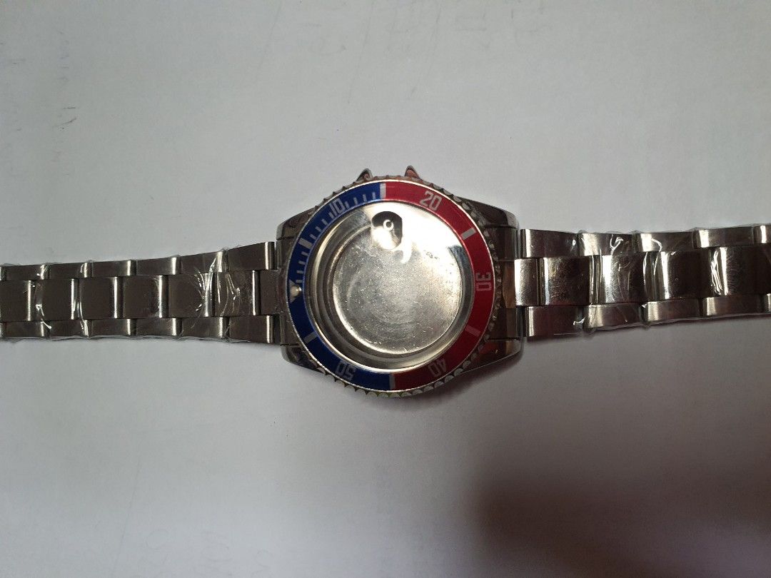 Watch cases on sale for automatic movements