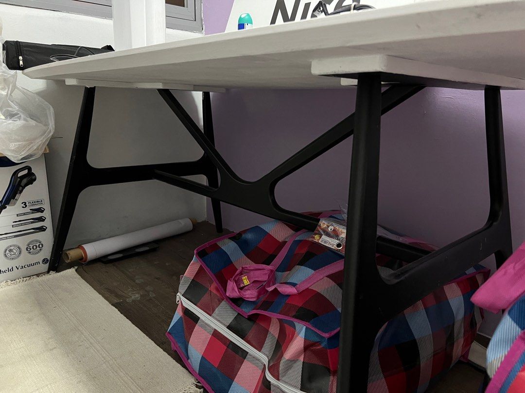 Table (Category: Tables & Sets) located in Singapore. Submitted by adwinadam (Listing ID 1263416802, Image 3). Description: .