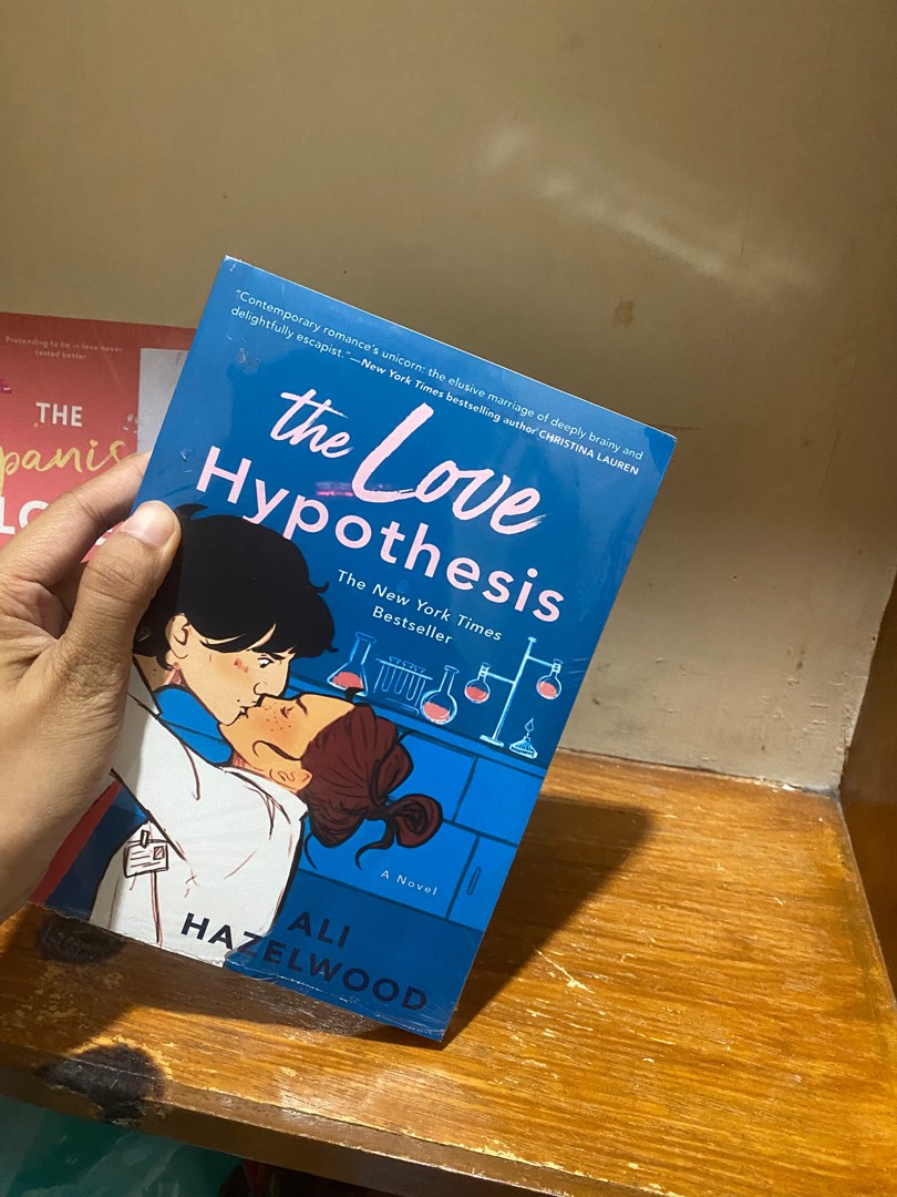 The love hypothesis, Hobbies & Toys, Books & Magazines, Fiction & Non