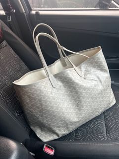 GOYARD NAVY BLUE SMALL TOTE BAG, Women's Fashion, Bags & Wallets, Tote Bags  on Carousell