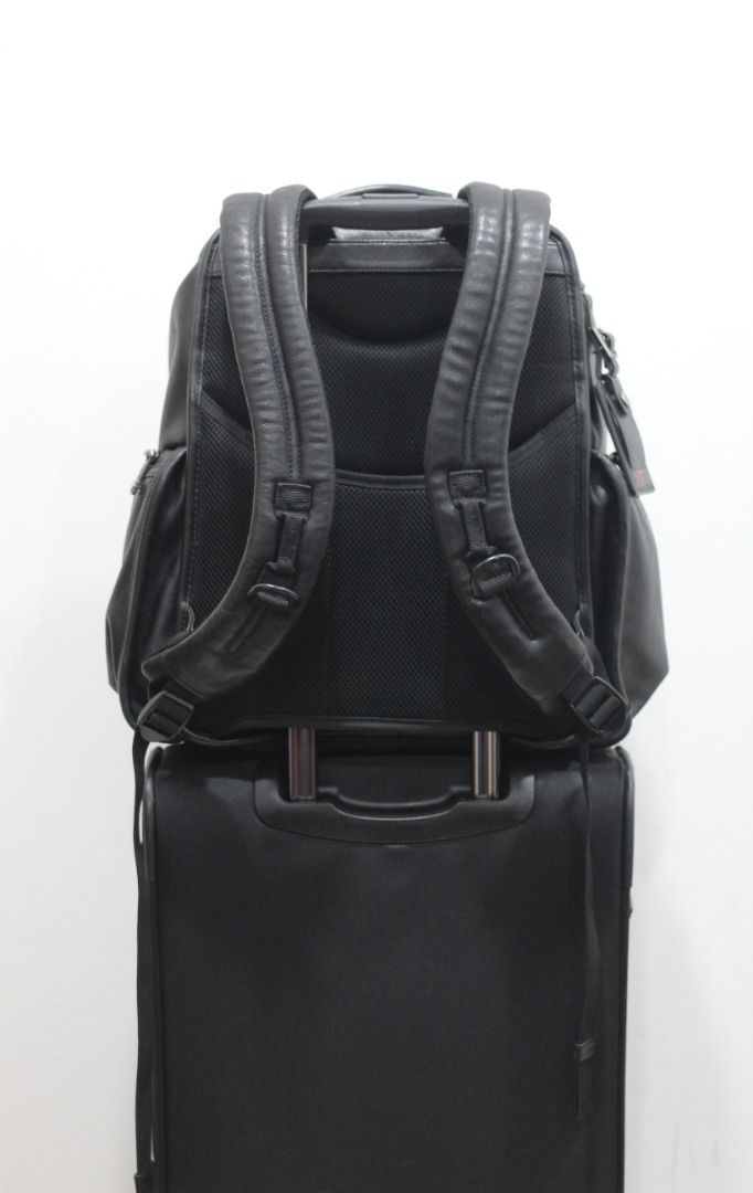 Tumi gen sale 4.2 backpack