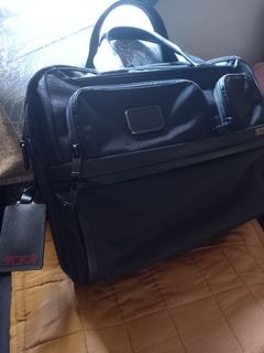 Tumi Alpha 3 expandable laptop bag