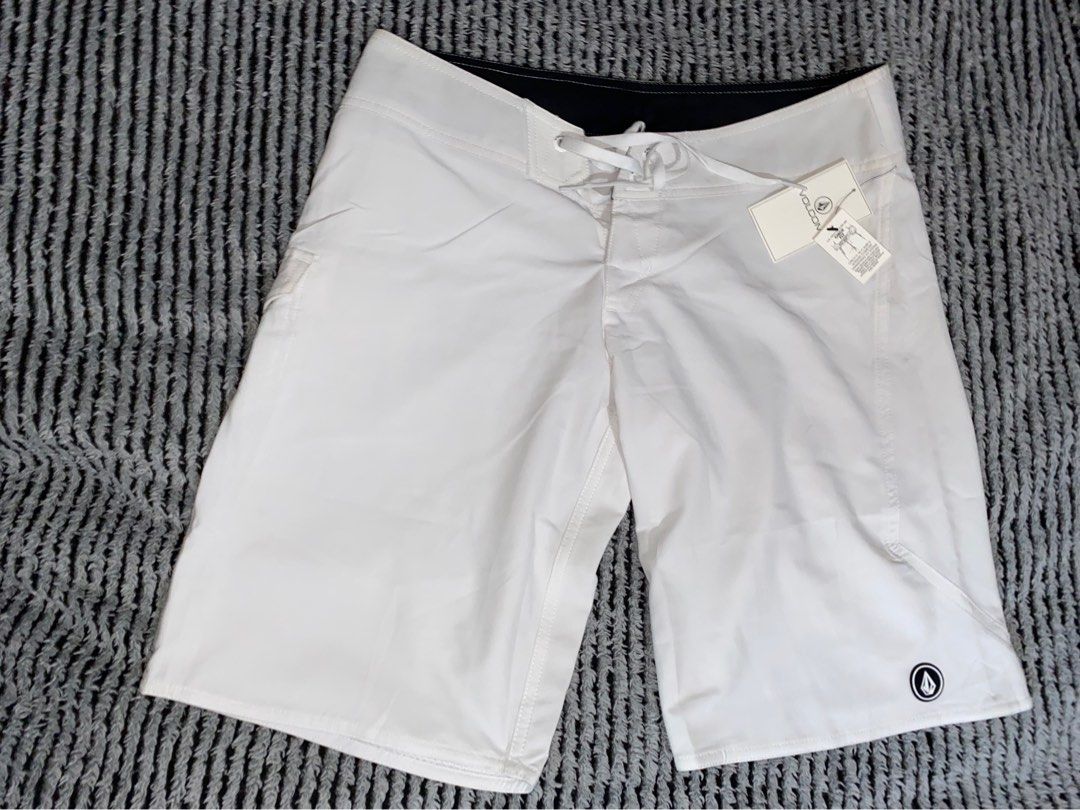 Volcom Shorts Men s Fashion Bottoms Shorts on Carousell