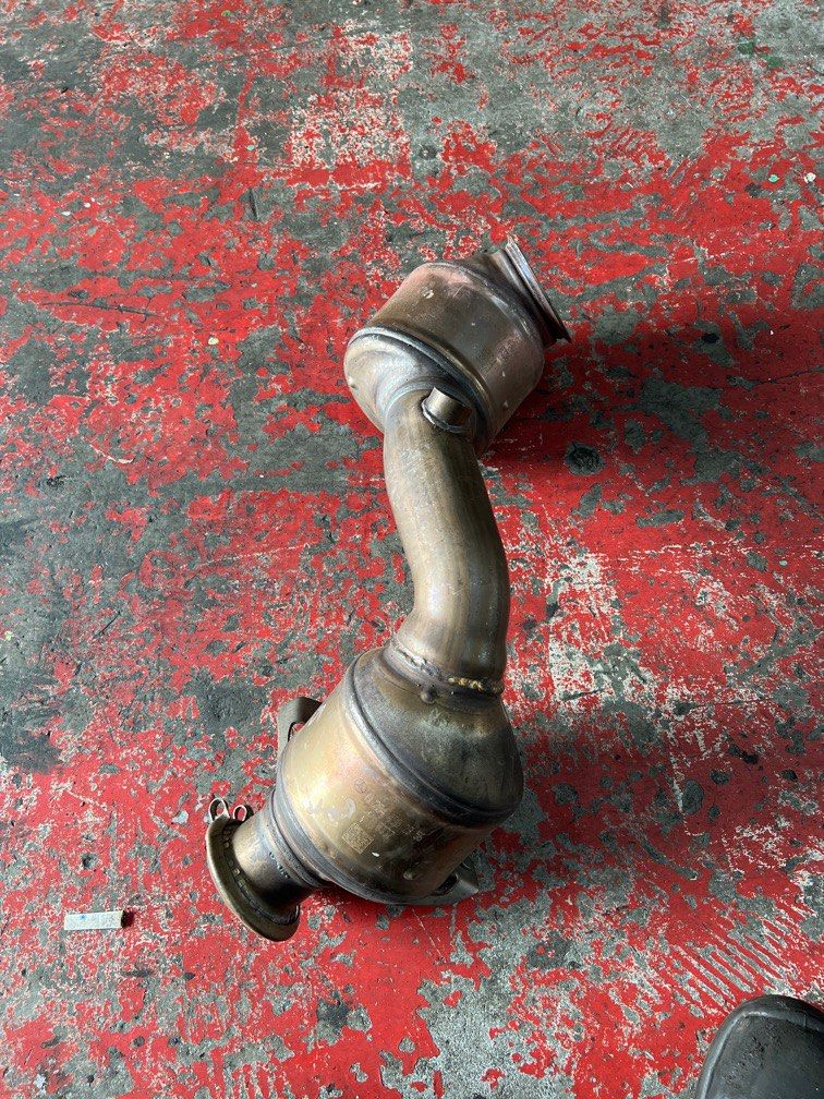 w205 c180 catalytic converter, Car Accessories, Accessories on Carousell