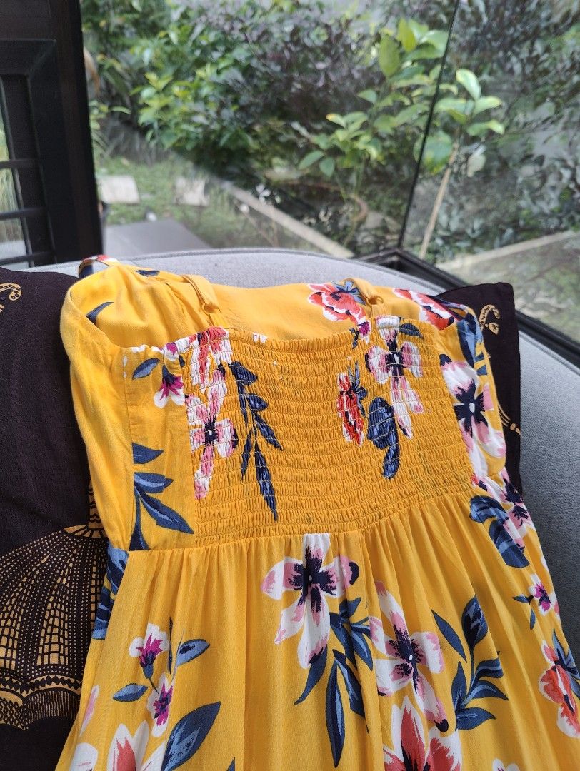 Yellow floral cami dress from Old Navy XS Women s Fashion