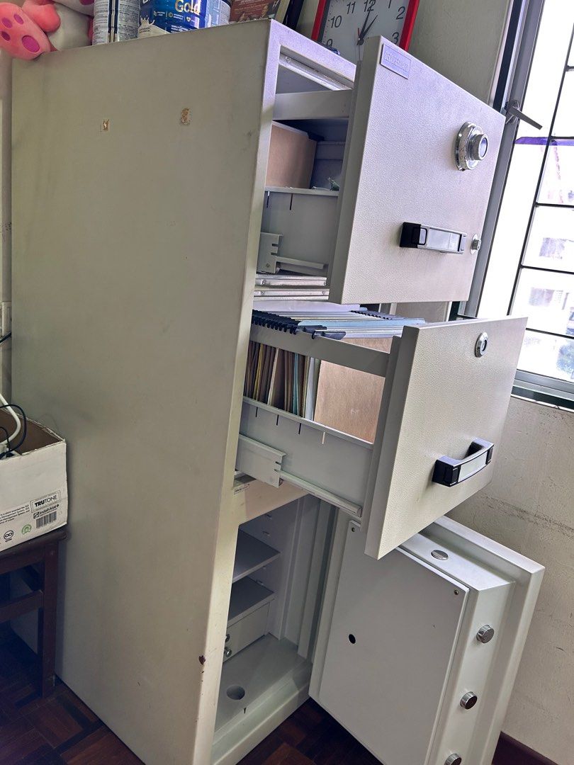 5ft Security Safe + [Share Mover Cost], Furniture & Home Living