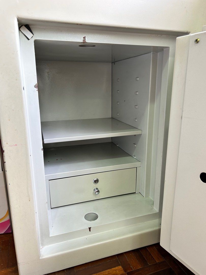 5ft Security Safe + [Share Mover Cost], Furniture & Home Living