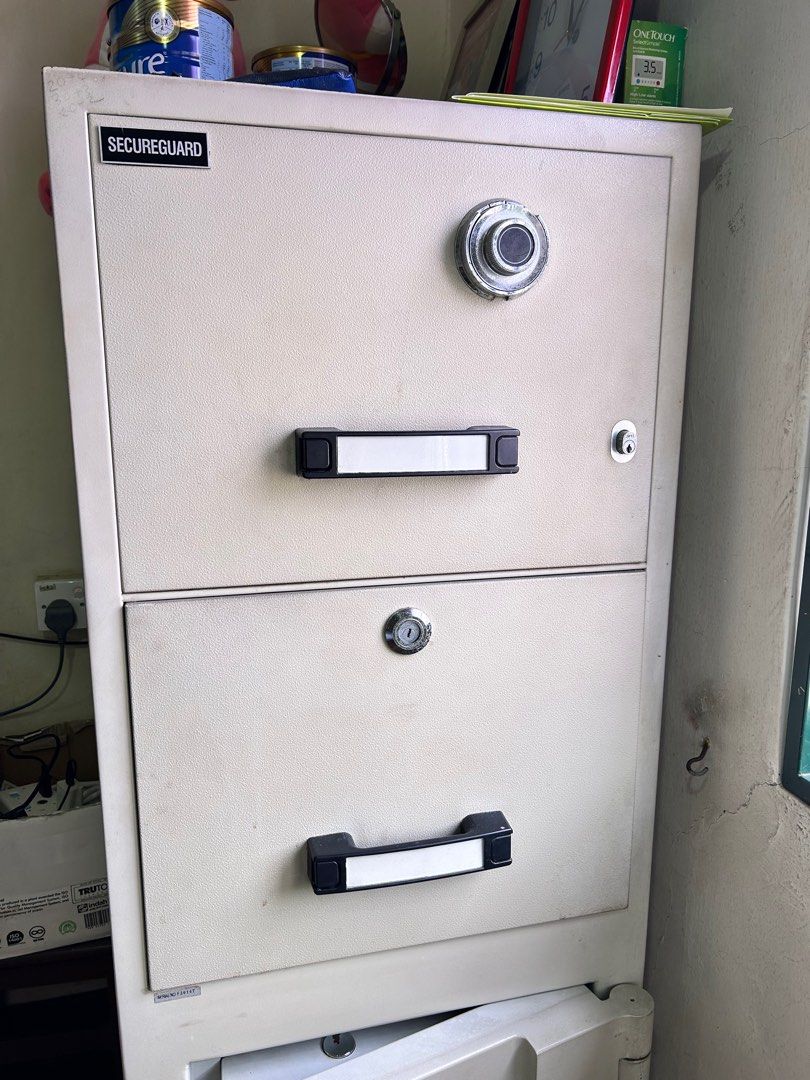 5ft Security Safe + [Share Mover Cost], Furniture & Home Living