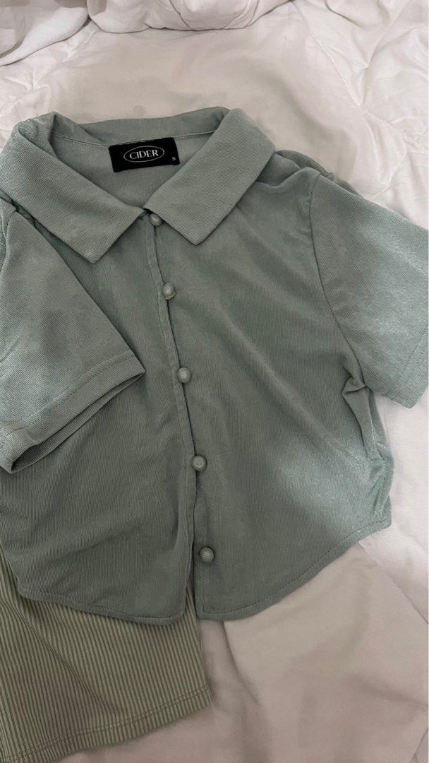 Hollister 50 deals off