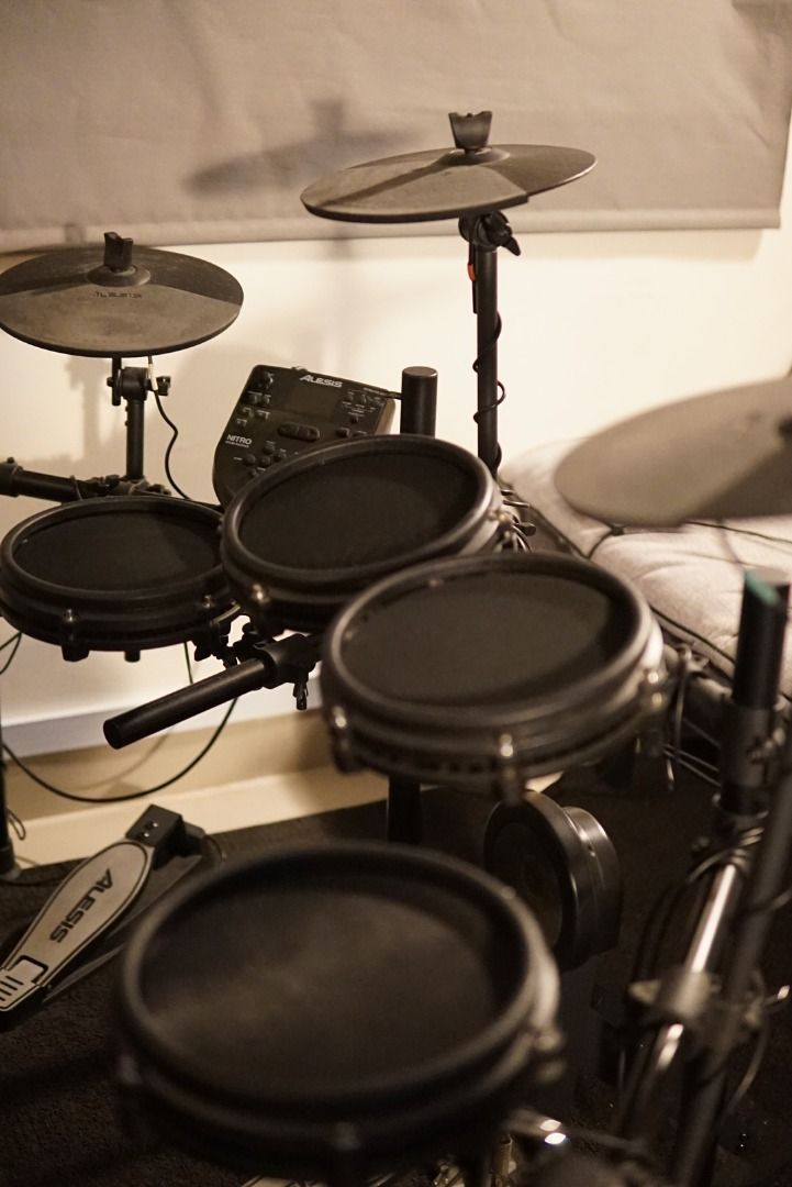Alesis nitro mesh kit double pedal hot sale