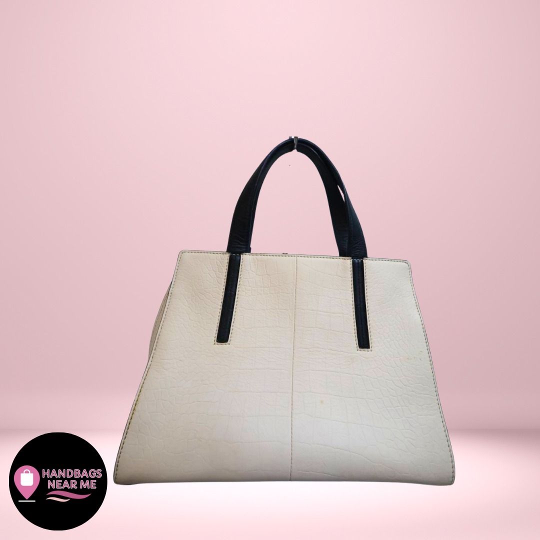 Handbags discount near me