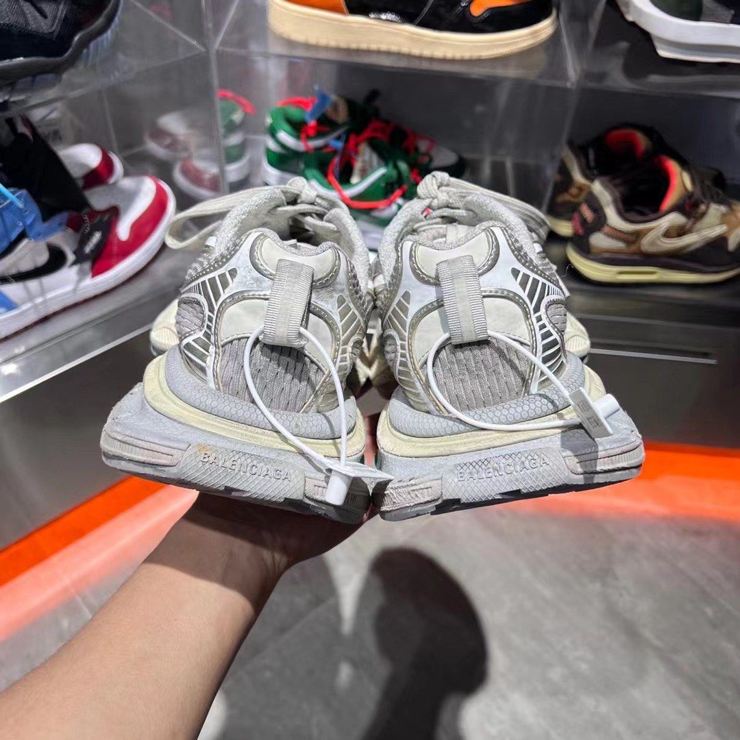 Triple outlet stack balenciaga