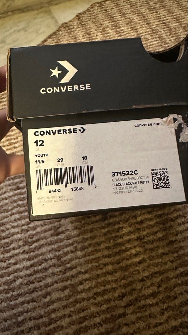 New store winter converse